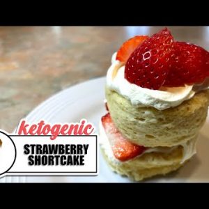 Strawberry Shortcake In A Mug || The Keto Kitchen UK
